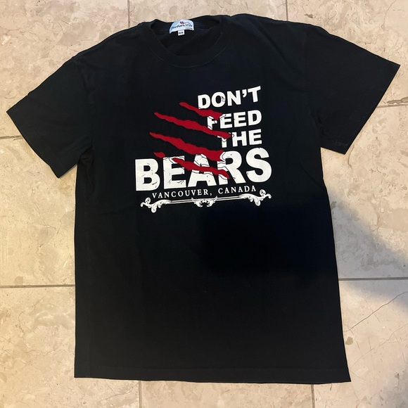 LIKE NEW SOUVENIR Vancouver, Canada Vintage T-Shirt Don’t Feed The Bears Medium - Picture 1 of 3